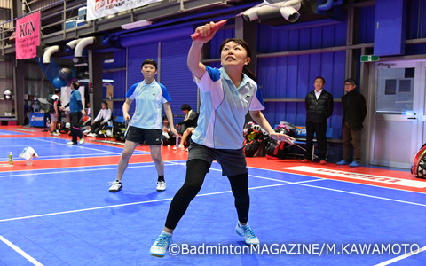 女子優勝の藤田麻美（右）／田中実咲ペア