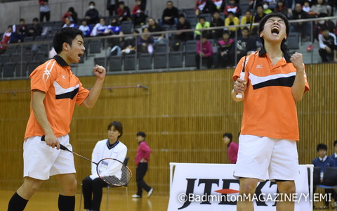 準優勝を果たした中山（右）／緑川。前へ前へと出ていく埼玉栄らしい積極的なプレーで、ライバルたちを苦しめた