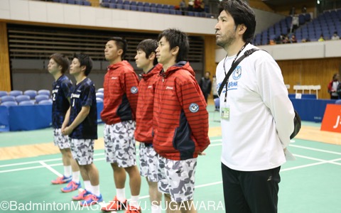 男子チームは、S/Jリーグ（2015年度は日本リーグ１部）において２大会連続で４位以内に入っている（右端が渡辺氏） 
