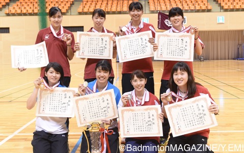 上位入賞者。後列左から中西、吾妻、山藤、牟田。前列左から加藤、柏原、斉藤、朝倉