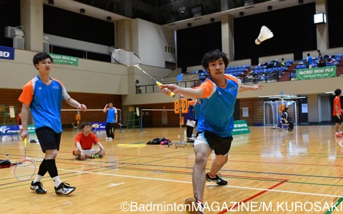 日本ウェルネススポーツ専門学校の鳥居（右）／大滝