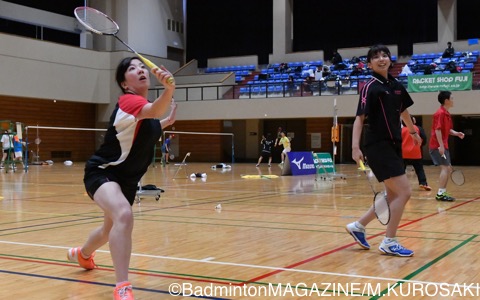 女子ダブルス準優勝の岡田尚子（右）／北地茉悠花（日本ウェルネススポーツ専門学校）