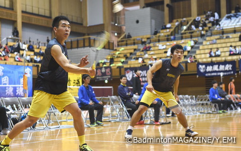 強敵を次々と破って決勝に駒を進めた瓊浦。滝口キャプテン（写真左）は「３年生が抜けたなかでも準優勝という結果を残せてうれしい。チーム全員が勝ちにこだわってやってきたのがよかった」と胸を張った