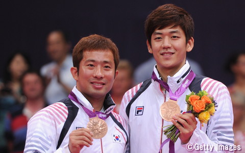 ロンドン五輪の男子ダブルスで銅メダルを獲得した鄭在成（左）と李龍大
