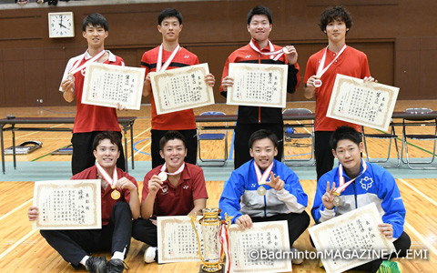 上位入賞者。後列左から中島、本田、三橋、小倉。前列左から大林、小野寺、馬屋原、市川