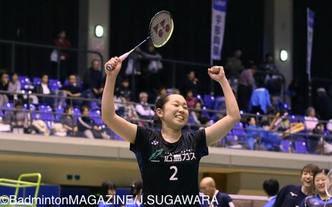 優勝を決めて喜ぶ広島ガスの下田菜都美